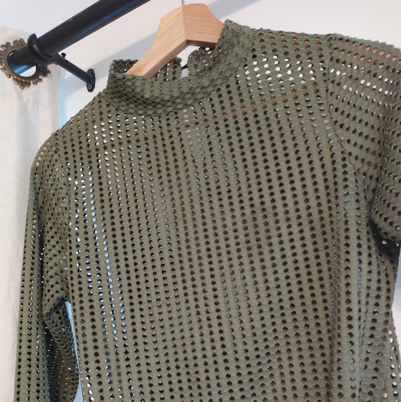 Urban Outfitters boohoo Bodysuit Size Medium Green Mock Turtleneck Shirt Top - Picture 3 of 12